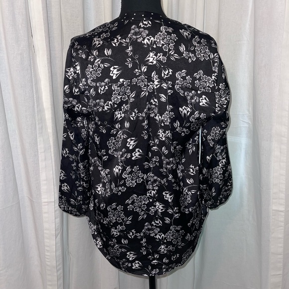 Beautiful Daniel Rainn Floral and Polka Dot Wrap Front Blouse - Picture 4 of 5